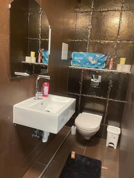 In Mariahilferstrasse/schwendermarkt Apartamento *